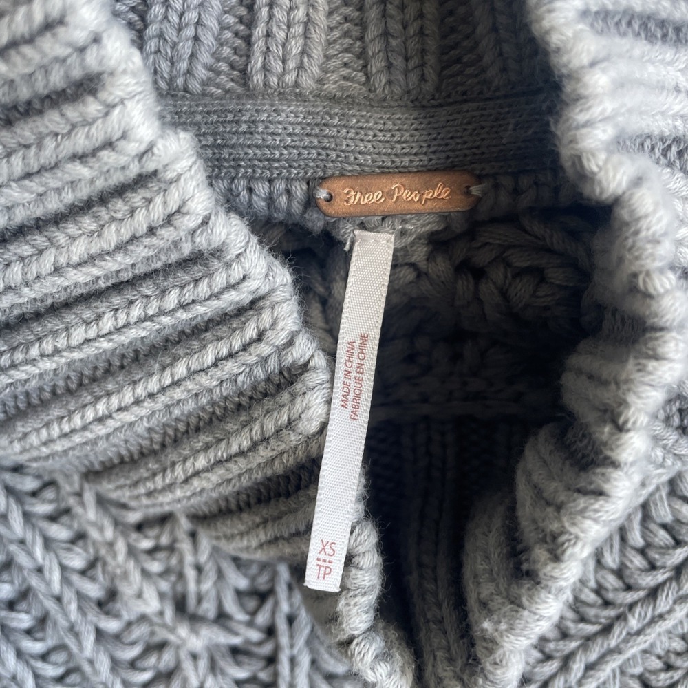 Free People Gray Chunky Sweetheart Sweater XS Boho Cropped Baggy Oversized - Picture 3 of 6